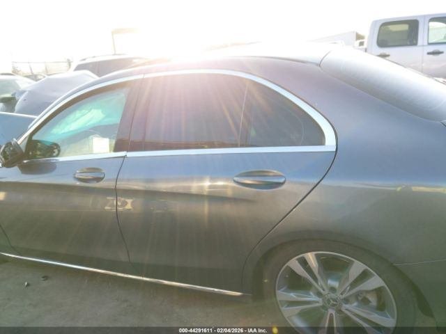 2018 Mercedes-Benz C300 W205