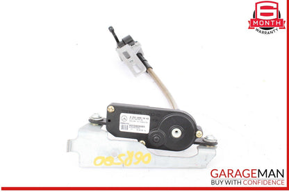 06-13 Mercedes W251 R500 4MATIC Rear Right Side Quarter Glass Window Motor OEM