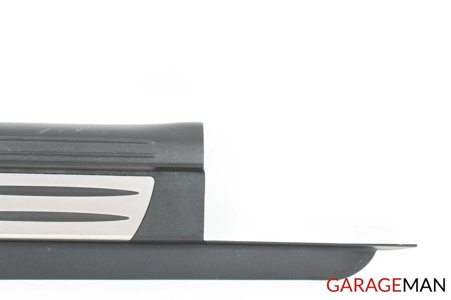 05-08 MERCEDES R171 SLK280 FRONT RIGHT PASSENGER DOOR STEP SILL SCUFF PLATE OEM