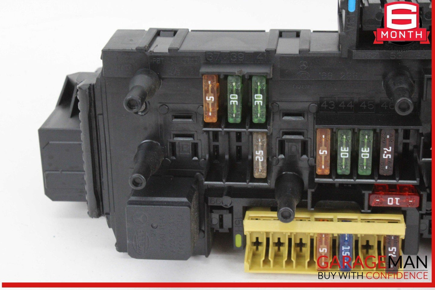 10-11 Mercedes W204 C300 C250 Rear SAM Module Relay Fuse Box 2049060005 OEM