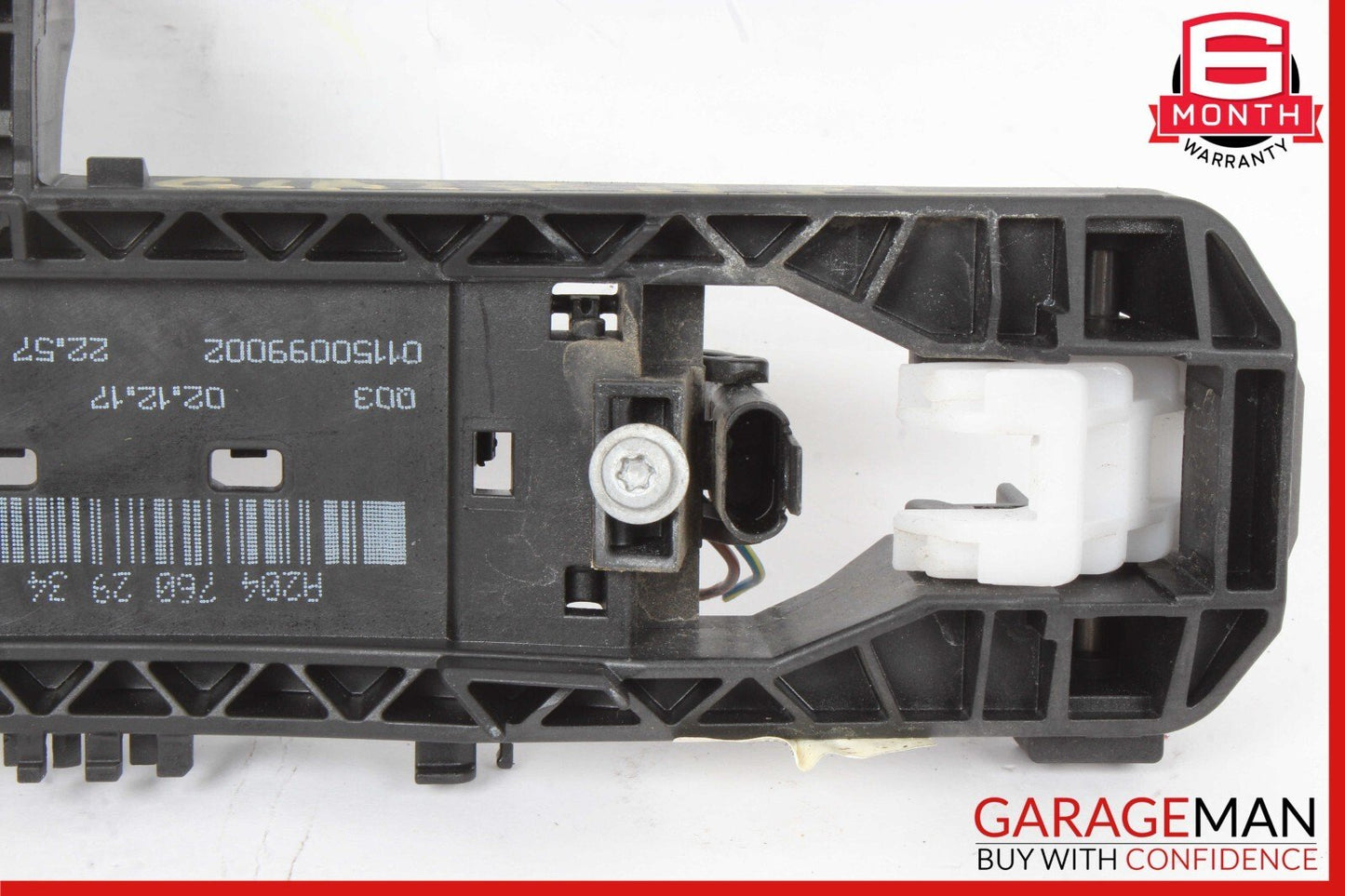 14-19 Mercedes Benz X156 GLA250 Left Side Door Handle Bracket 2047602934