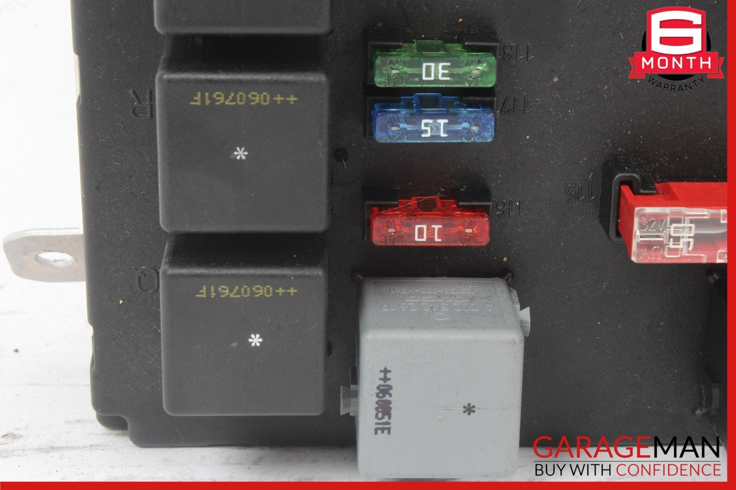 07-13 Mercedes W221 S550 CL550 Rear Trunk Fuse Box Relay Block 2215403050 OEM