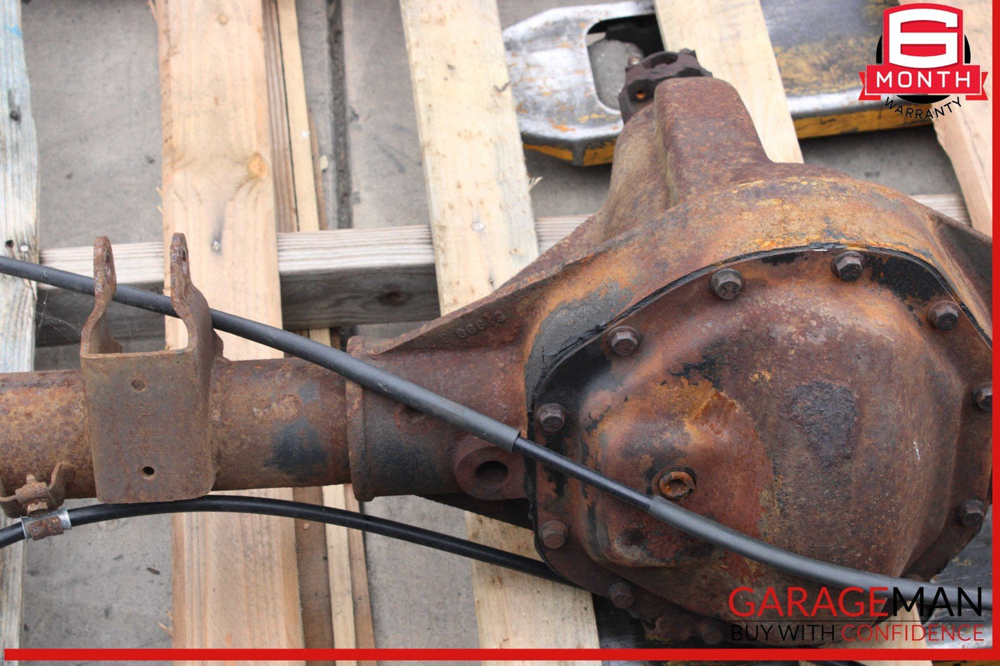 96-02 GMC Savana Rear Differential Axle Spindle Assembly OEM