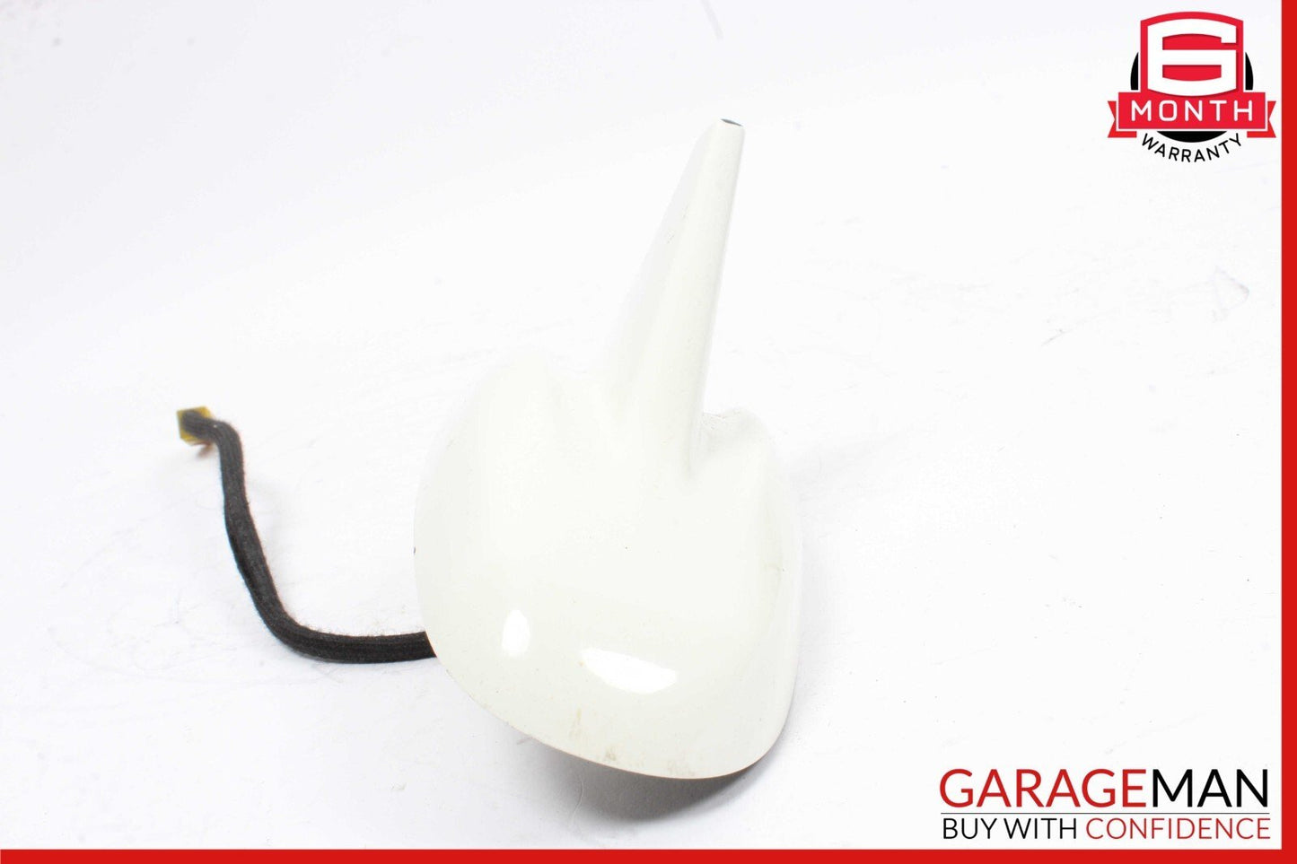 13-17 Maserati Quattroporte M156 Top Roof Shark Fin Antenna 670026006 White OEM