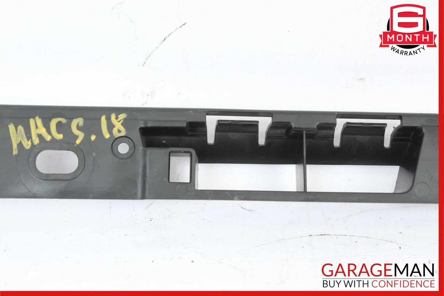 15-23 Porsche Macan S 95 Front Right Sideskirt Rocker Molding Bracket 95B853558C