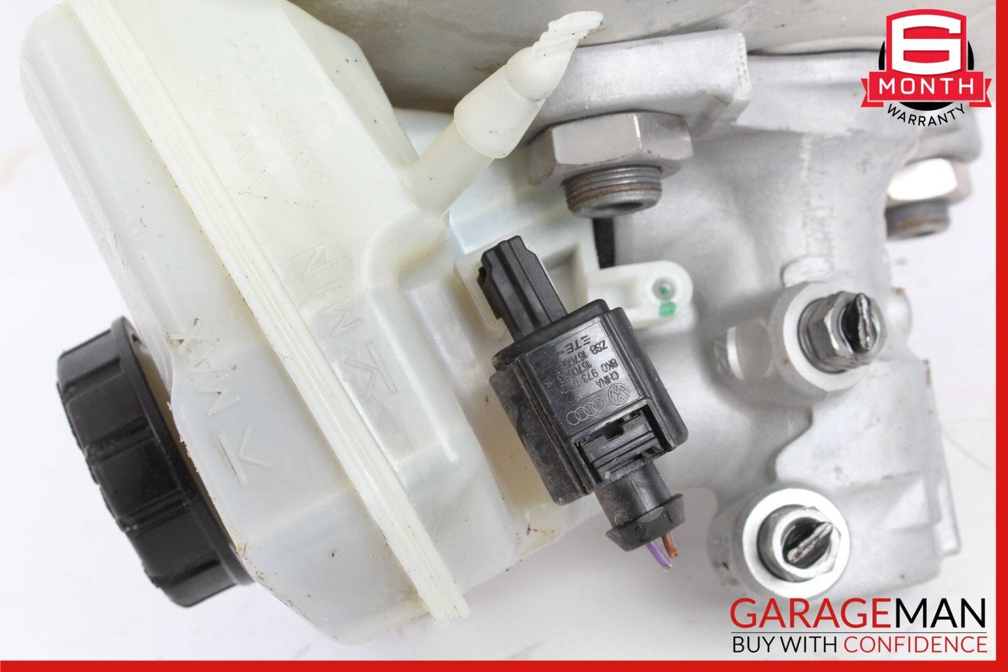 15-18 Porsche Macan 95B Power Brake Booster Master Cylinder Reservoir OEM