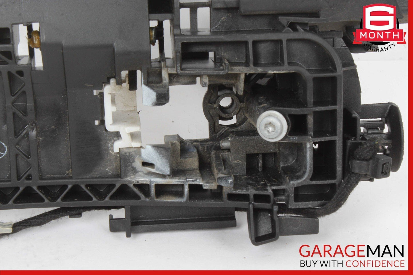 14-19 Mercedes Benz X156 GLA250 Right Side Door Handle Bracket 2047602734