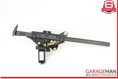 10-17 Mercedes W207 E400 E550 Front Right Side Seat Belt Feeder Retractor OEM