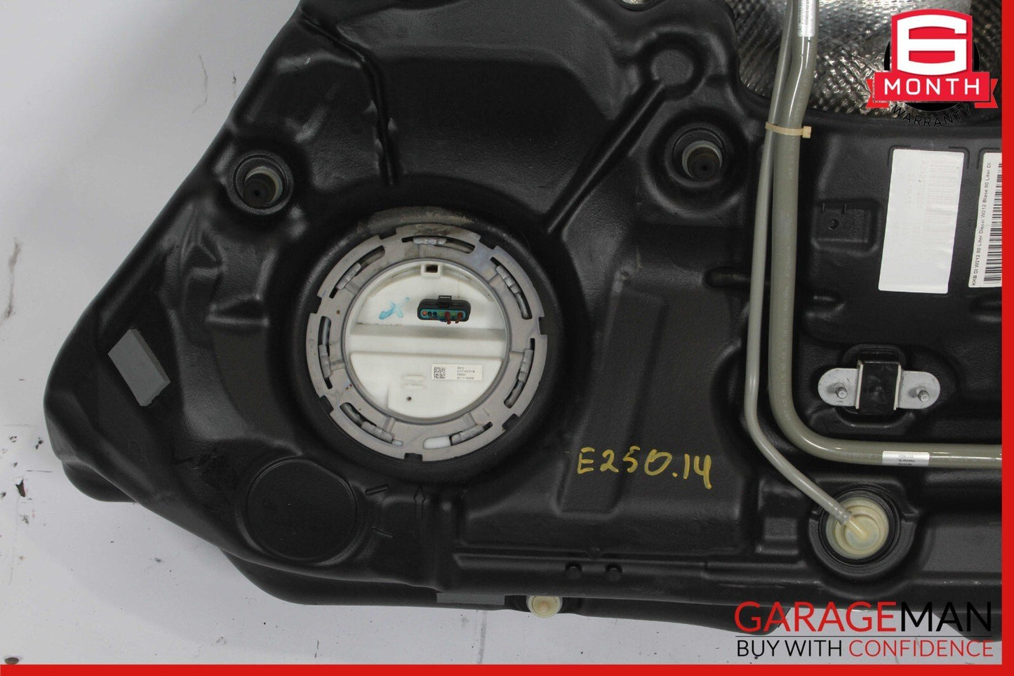 11-16 Mercedes W212 E350 E250 Bluetec Fuel Gas Tank Reservoir Diesel Pump Assy