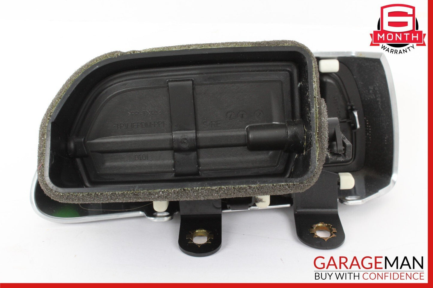 11-18 Porsche Cayenne S 958 Front Right Center Inner Dash Heat AC Vent Cover OEM