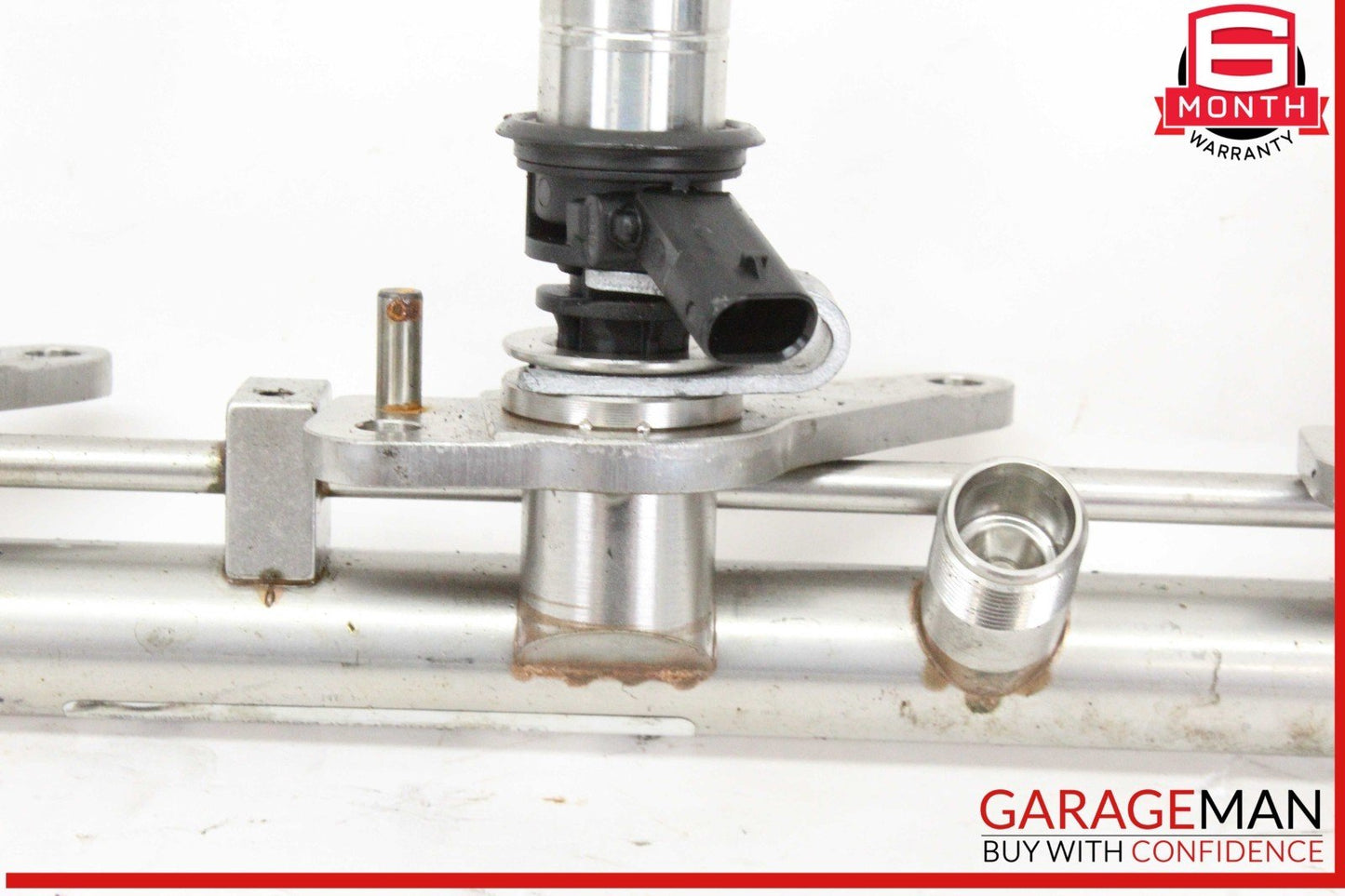12-18 Mercedes W212 E350 GLK350 Fuel Injector Rail Left Side 2760703995 OEM
