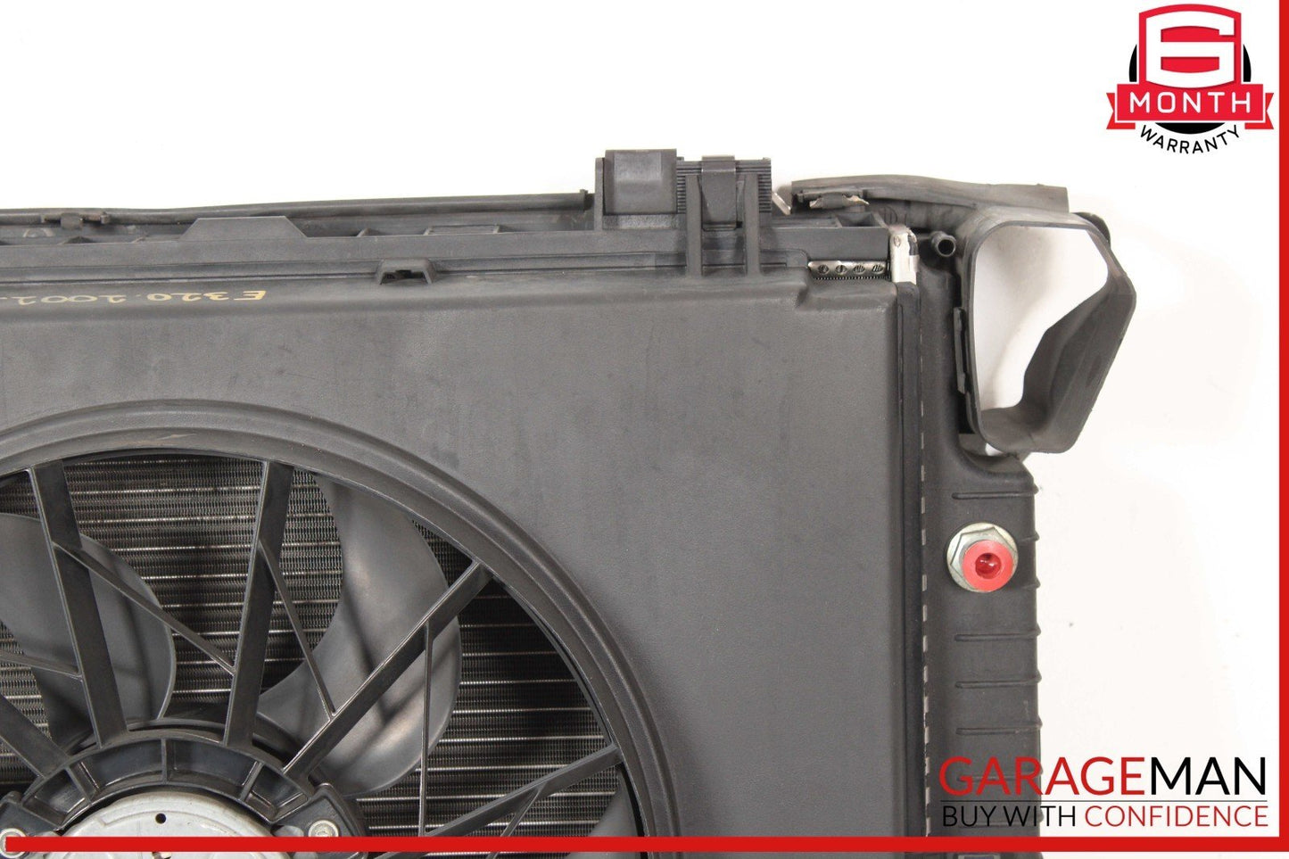 98-02 Mercedes W210 E320 Engine Motor Cooling Radiator Assembly OEM