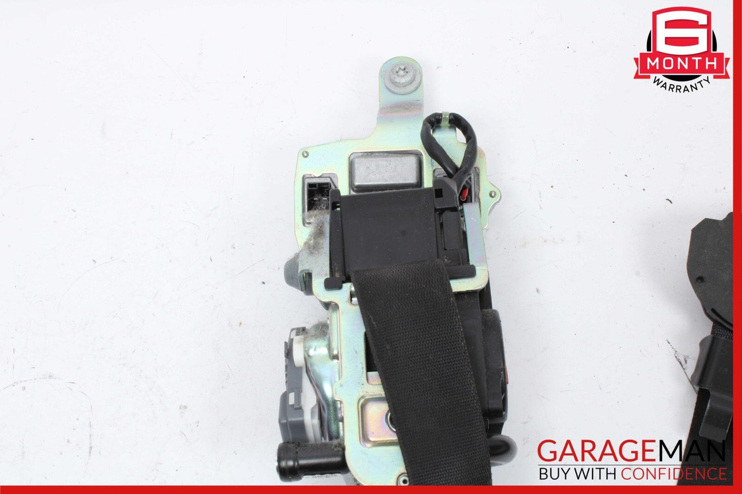 10-13 Mercedes W212 E350 Front Left Driver Side Seatbelt Seat Belt Retractor OEM