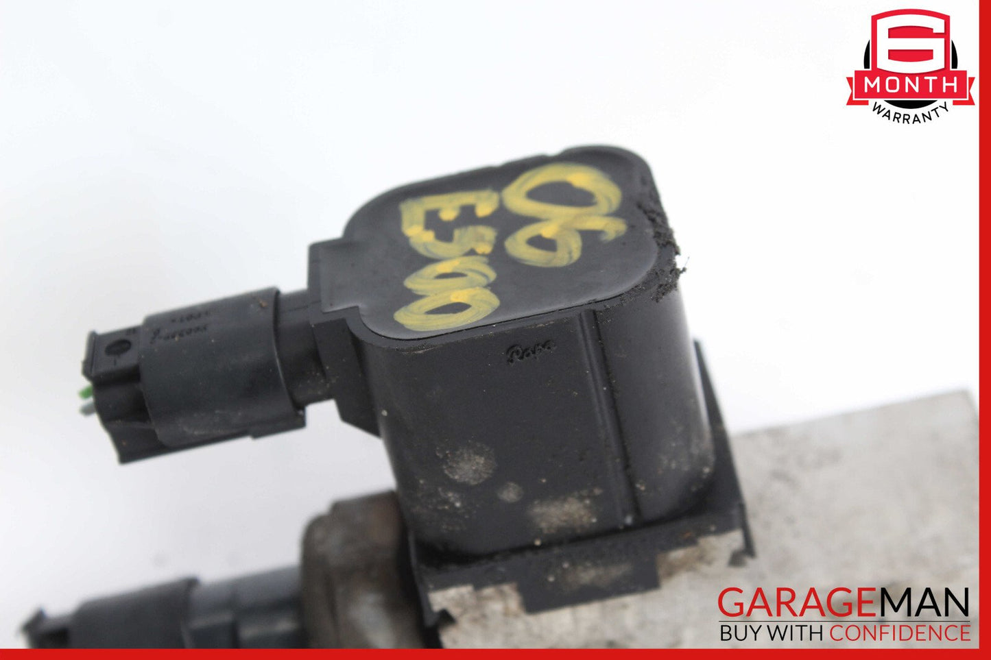 03-11 Mercedes W211 E500 CLS550 Air Airmatic Suspension Valve Block OEM
