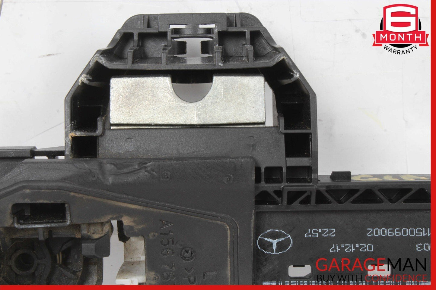 14-19 Mercedes Benz X156 GLA250 Left Side Door Handle Bracket 2047602934