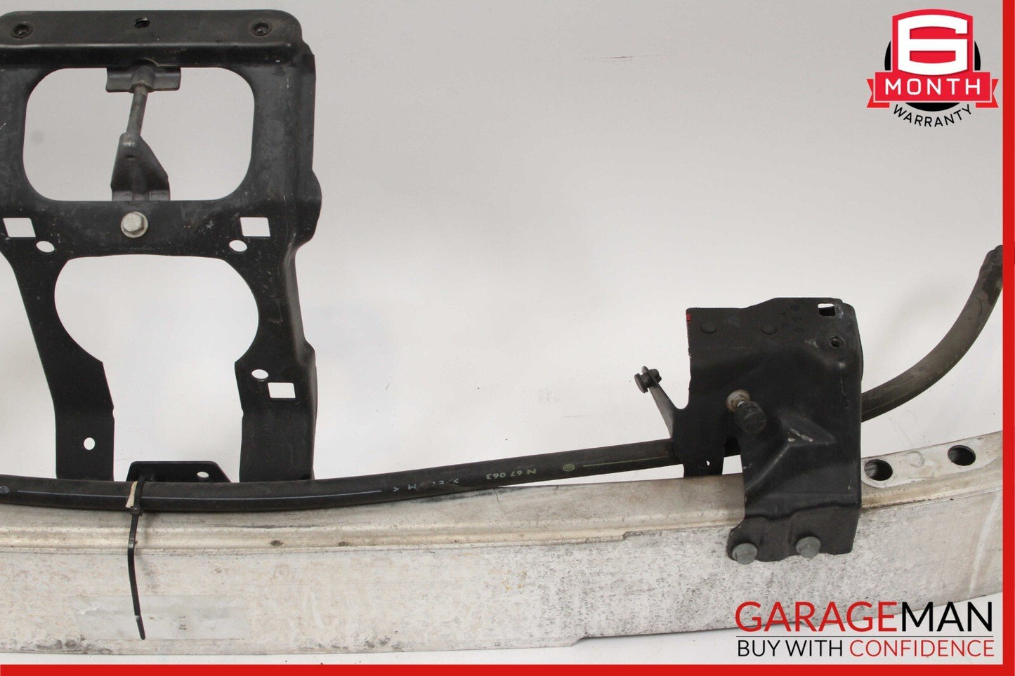 03-09 Mercedes W211 E350 E320 Front Radiator Clip Bumper Reinforcement Bar Assy