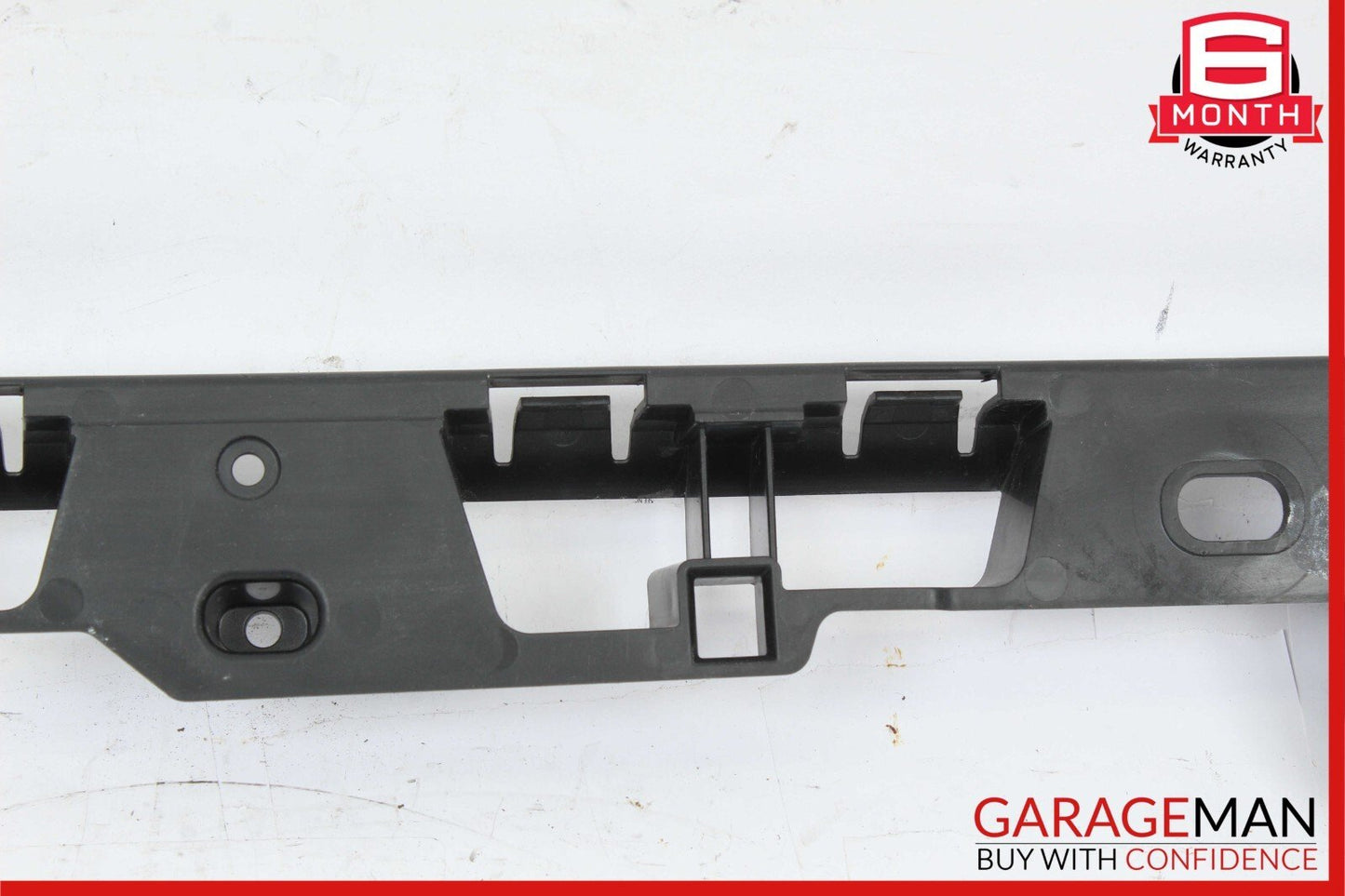 15-23 Porsche Macan S 95 Rear Left Sideskirt Rocker Molding Bracket 95B853537