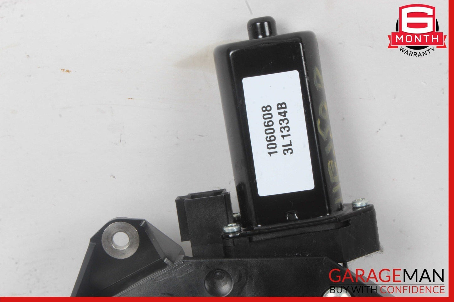 10-17 Mercedes W207 E350 E550 Front Right Side Seat Belt Feeder Retractor OEM