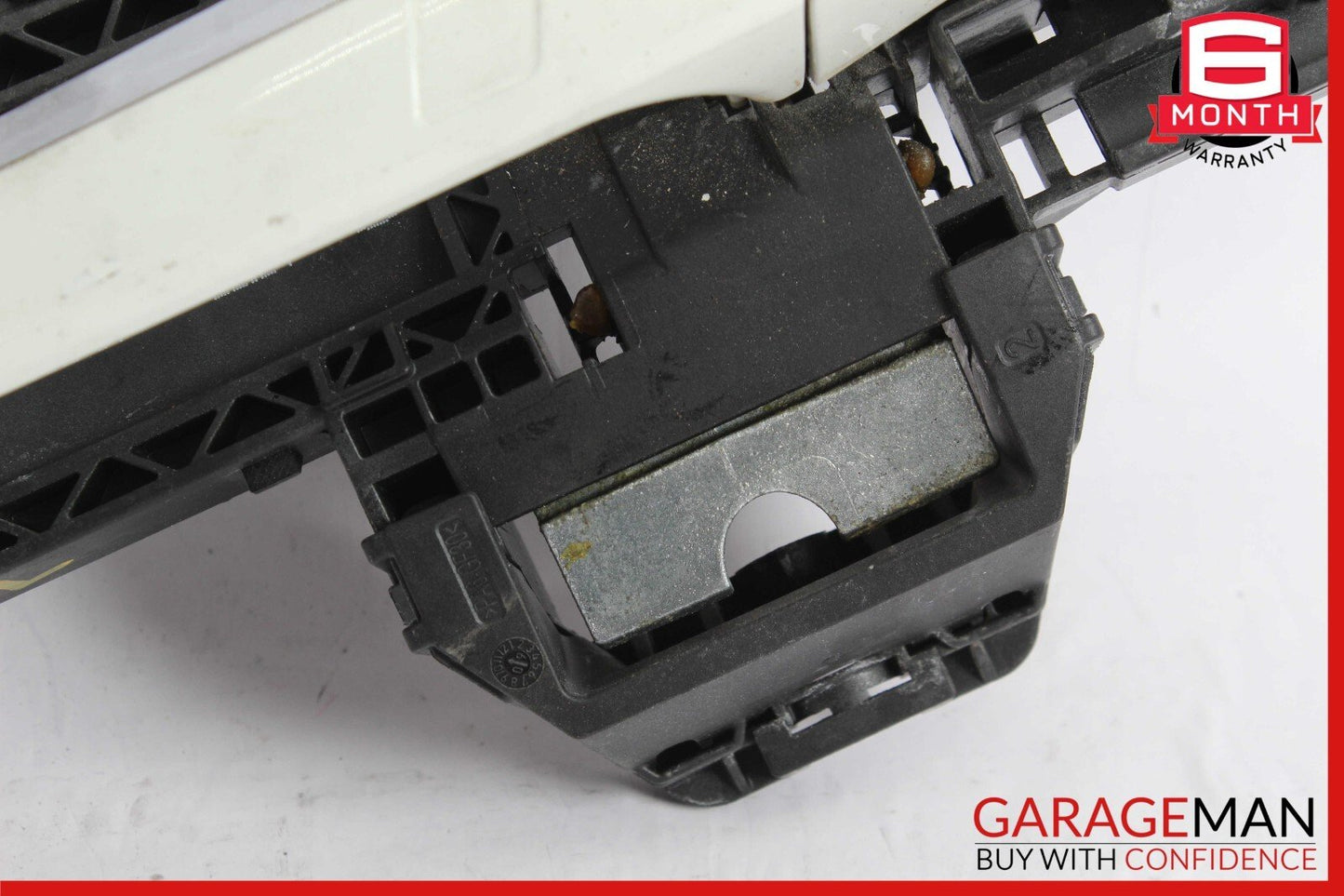 10-13 Mercedes W212 E350 E550 E63 AMG Rear Left Side Exterior Door Handle White