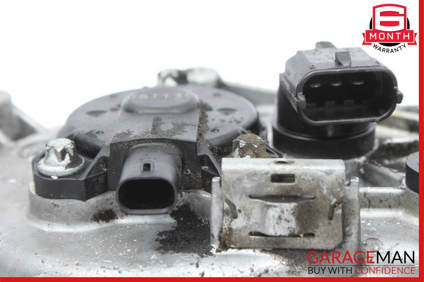 Mercedes E550 R350 E350 C300 Front Left Engine Timing Chain Valve Cover Plate