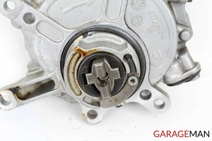 13-15 Mercedes X204 GLK350 Engine Motor Cylinder Head Vacuum Pump 2760109804 OEM