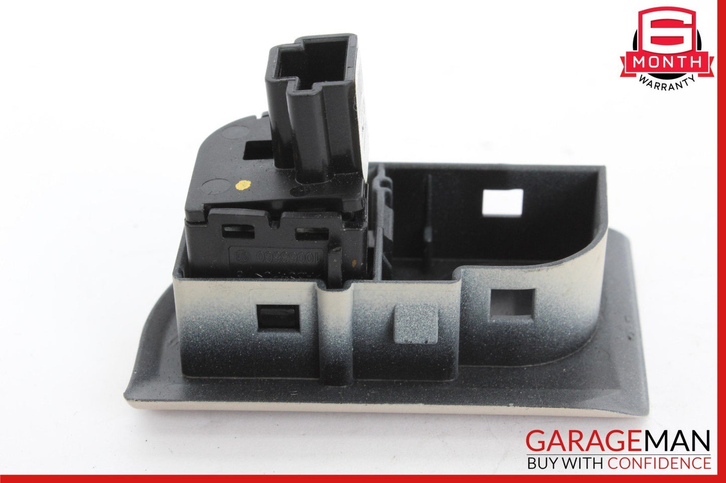 14-17 Maserati Quattroporte M156 Trunk Lid Release Boot Button 68141864AA OEM
