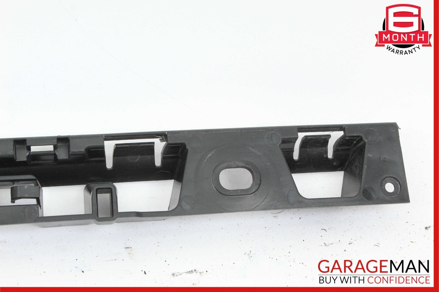 15-23 Porsche Macan S 95 Front Right Sideskirt Rocker Molding Bracket 95B853558C