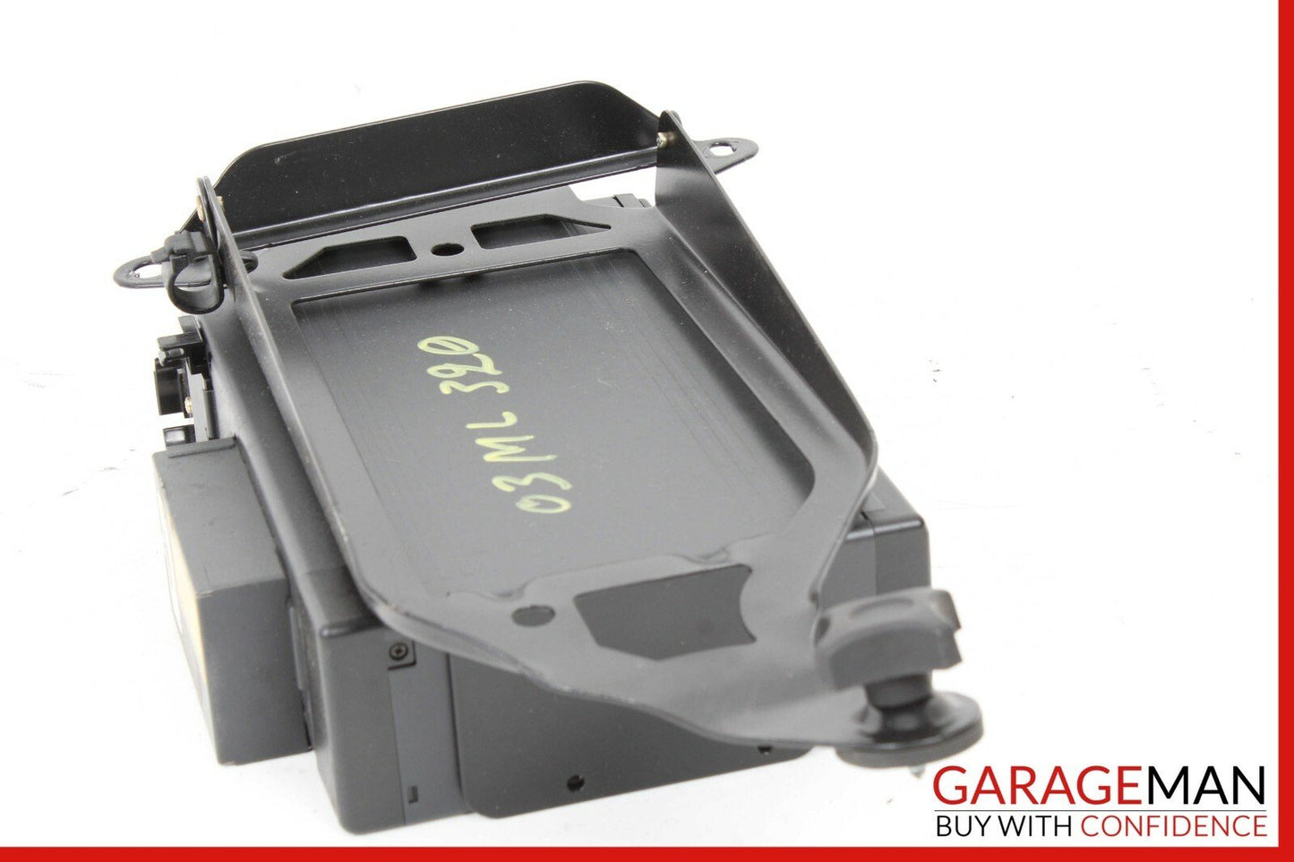 98-05 Mercedes W163 ML320 ML500 6 Disc Disk CD Changer w/ Bracket MC3111 OEM