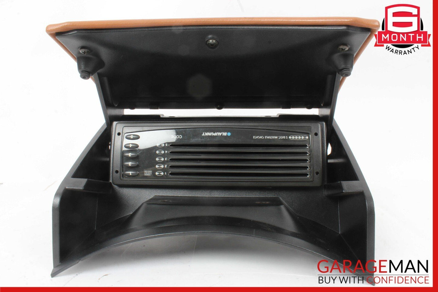 02-08 Maserati Quattroporte M139 CD Changer 5 Disk Player w/ Trim OEM