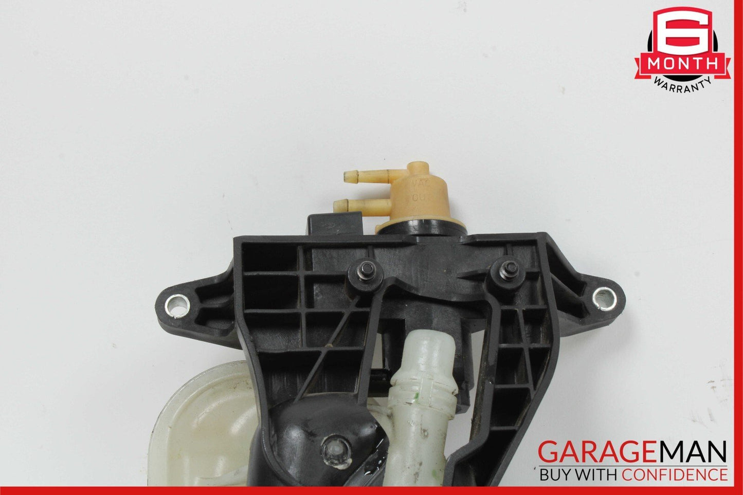 11-18 Mercedes W218 CLS550 E550 GL450 S550 Overflow Expansion Tank Intercooler
