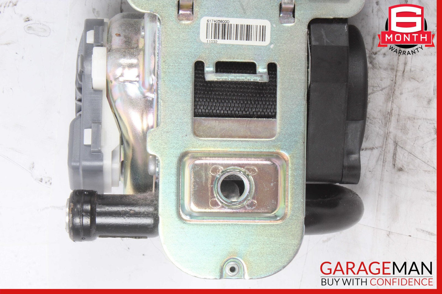 10-13 Mercedes W212 E350 Front Left Driver Side Seatbelt Seat Belt Retractor OEM