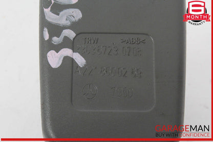 07-13 Mercedes W221 S550 Rear Right Center Dual Seatbelt Seat Belt Buckle Gray