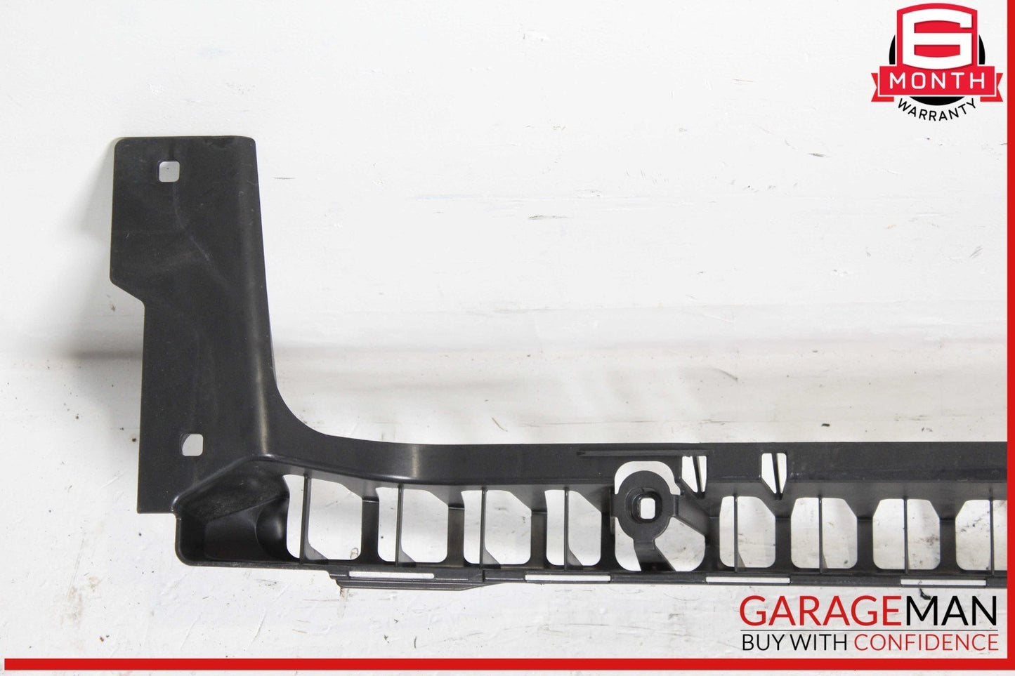 14-17 BMW i3 I01 Hybrid Rear Bumper Upper Center Mount Bracket Assembly OEM