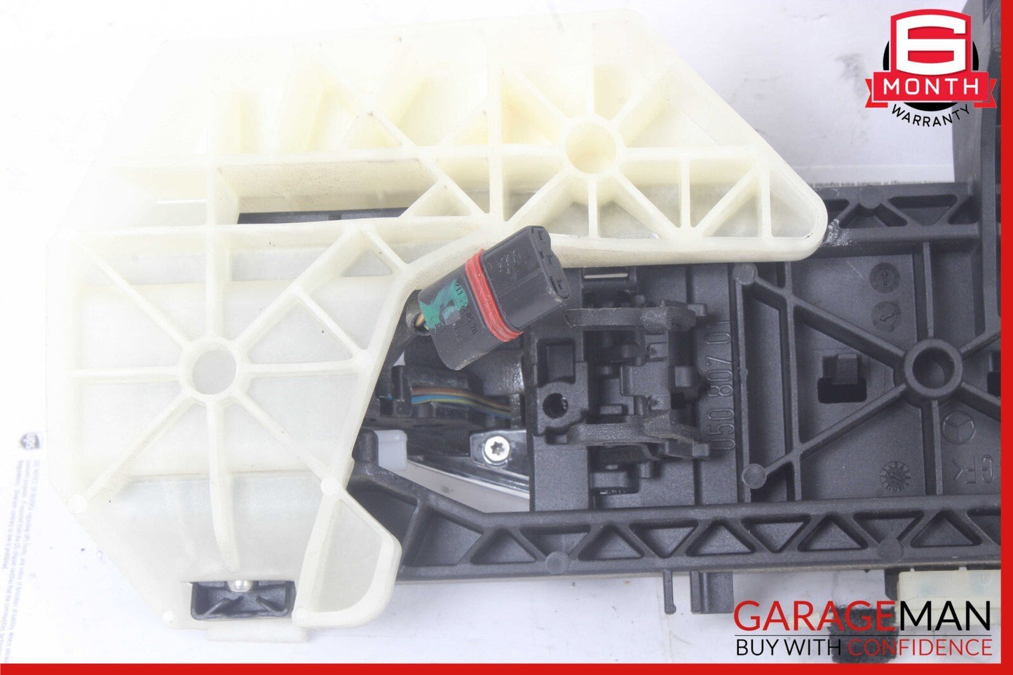 14-19 Mercedes W117 CLA250 Front Left Side Exterior Door Handle Keyless Go OEM