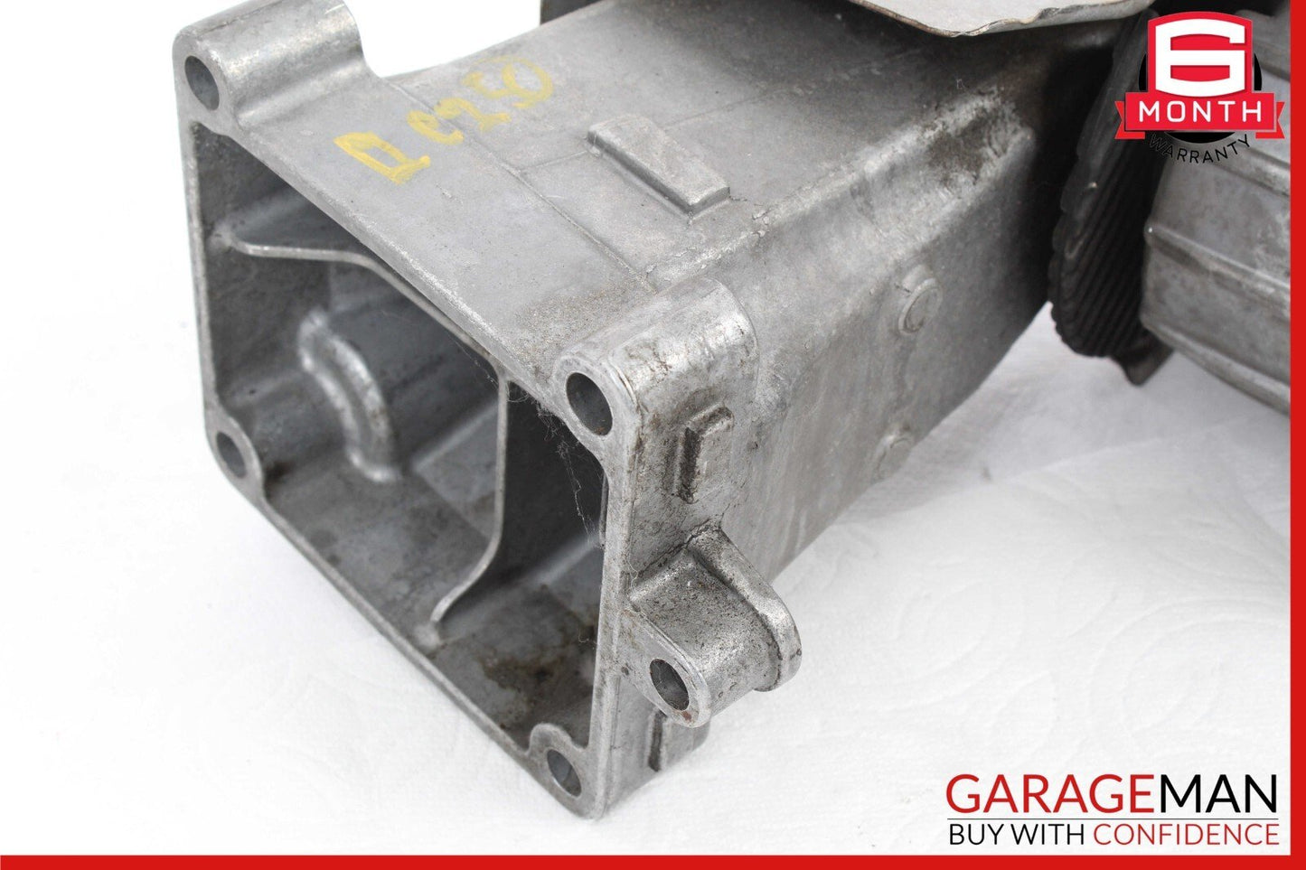 12-15 Mercedes W204 C250 Engine Motor Bracket Mount Right Side OEM