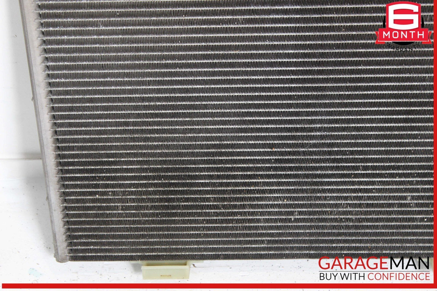 98-02 Mercedes W210 E320 Engine Cooling Radiator Assembly 2105001203 OEM