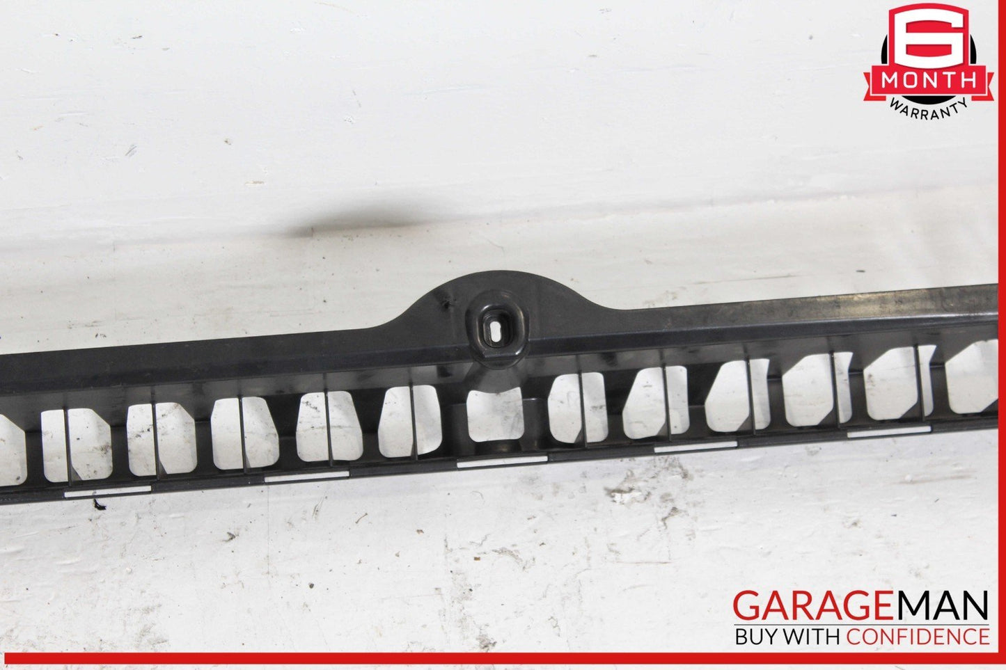 14-17 BMW i3 I01 Hybrid Rear Bumper Upper Center Mount Bracket Assembly OEM