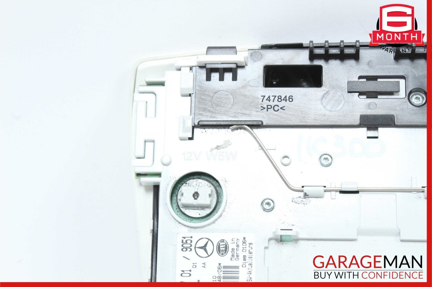 08-14 Mercedes W204 C300 C250 C63 AMG Overhead Dome Light Lamp 2049004701 OEM
