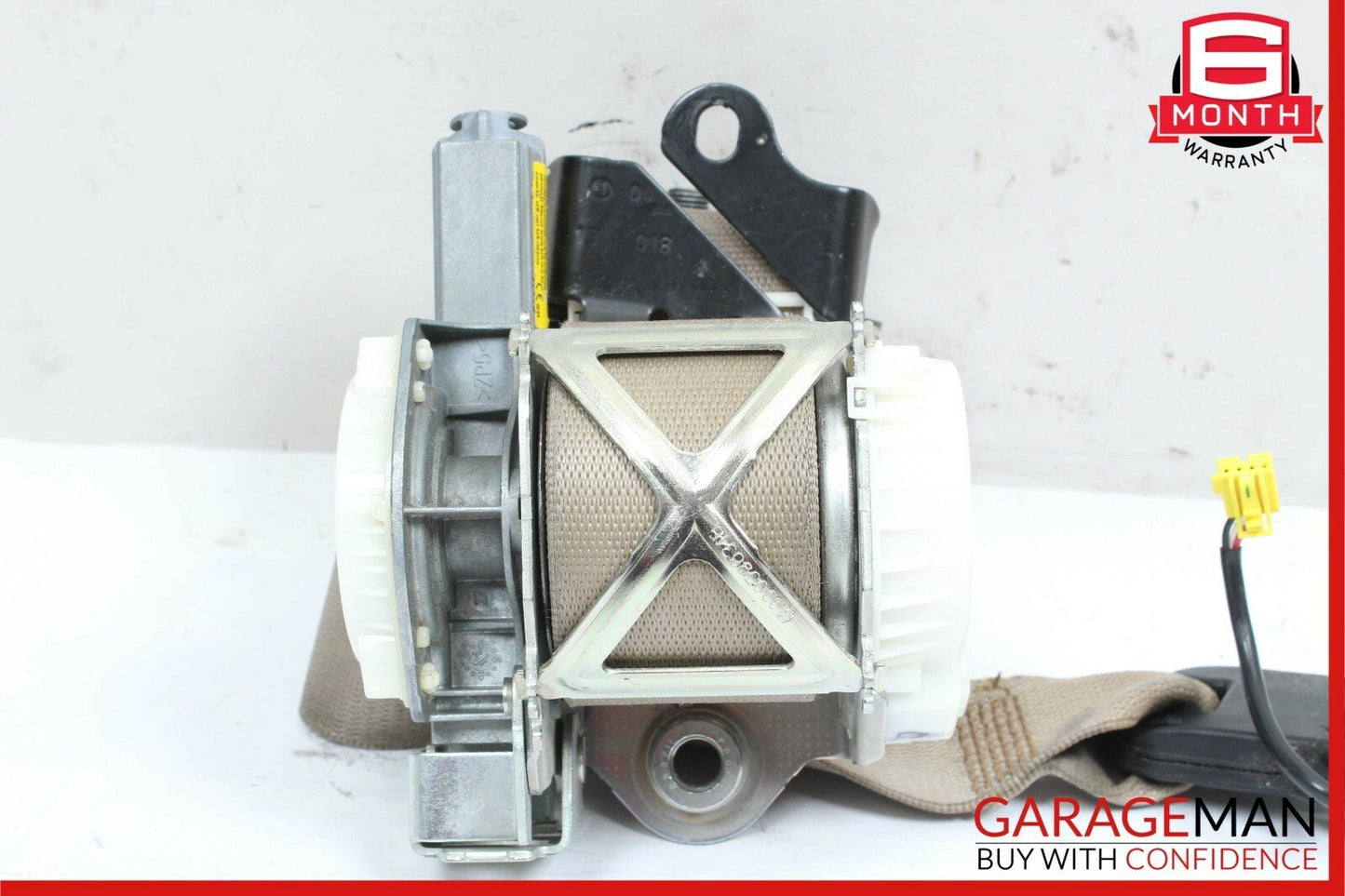 08-15 Mercedes W204 C250 C300 C350 Front Right Side Seatbelt Seat Belt Retractor