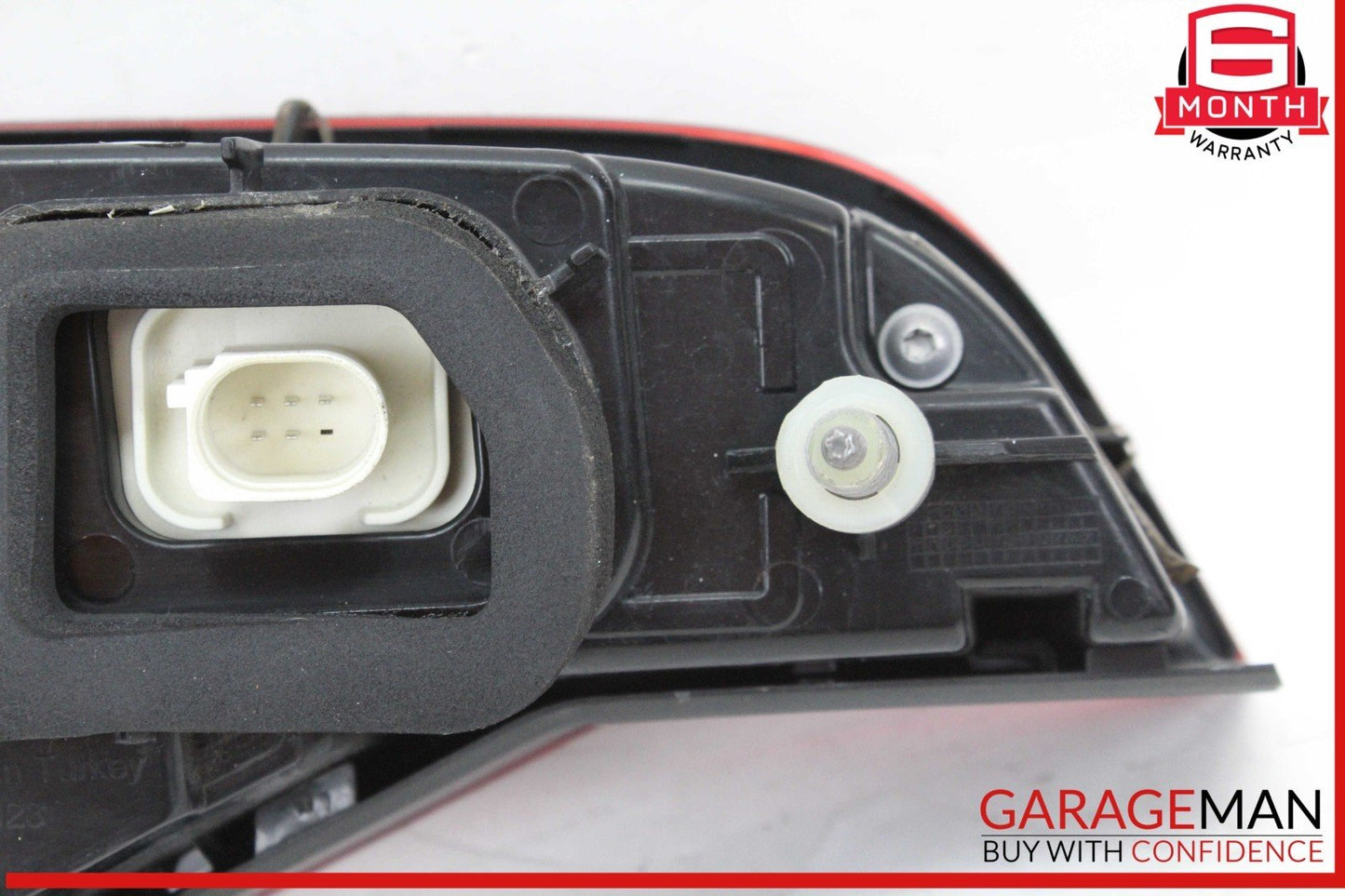 15-18 Audi A8 S8 Rear Right Passenger Side Inner Tail Light Lamp 4H0945094J OEM