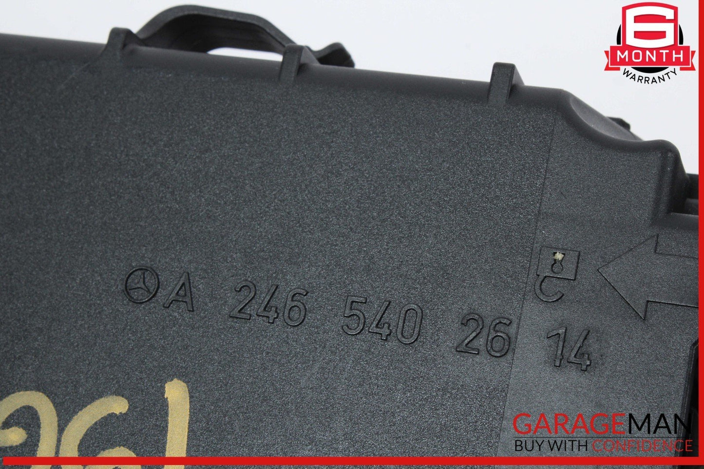 14-20 Mercedes X156 GLA250 CLA250 Front Right Interior Relay Fuse Box Assembly