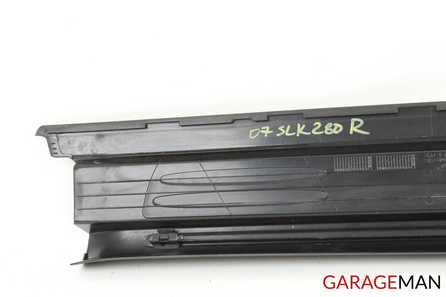 05-08 MERCEDES R171 SLK280 FRONT RIGHT PASSENGER DOOR STEP SILL SCUFF PLATE OEM