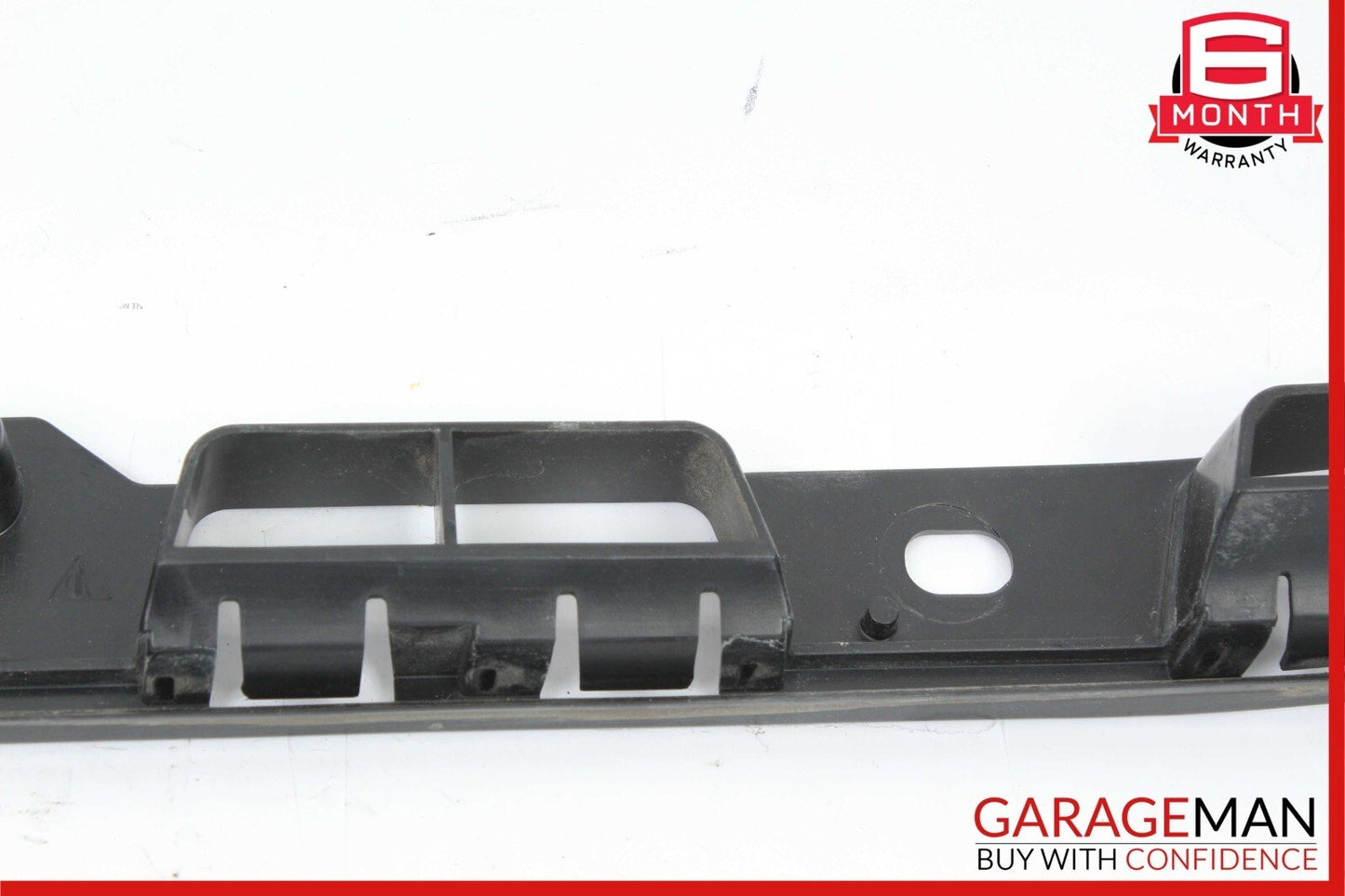 15-23 Porsche Macan S 95 Rear Right Sideskirt Rocker Molding Bracket 95B853538