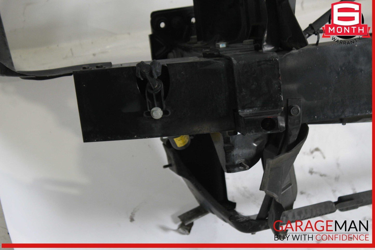 03-08 Mercedes R230 SL500 Front Reinforcement Bar Upper Radiator Support Clip