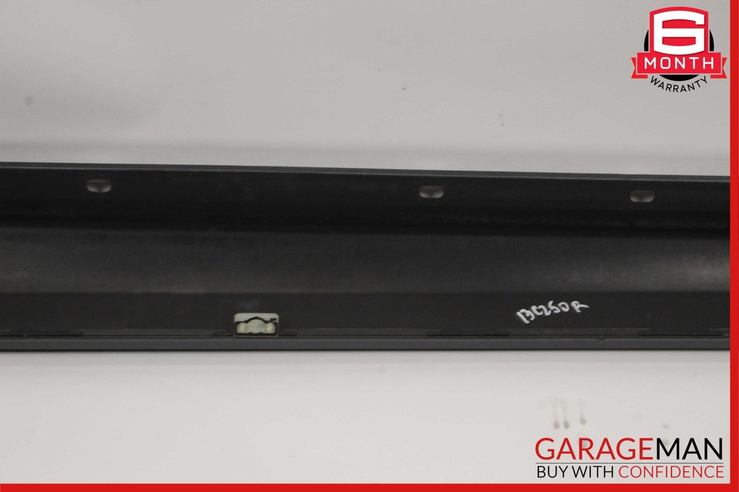 08-14 Mercedes W204 C300 Base Right Rocker Panel Side Skirt Molding Cover Gray