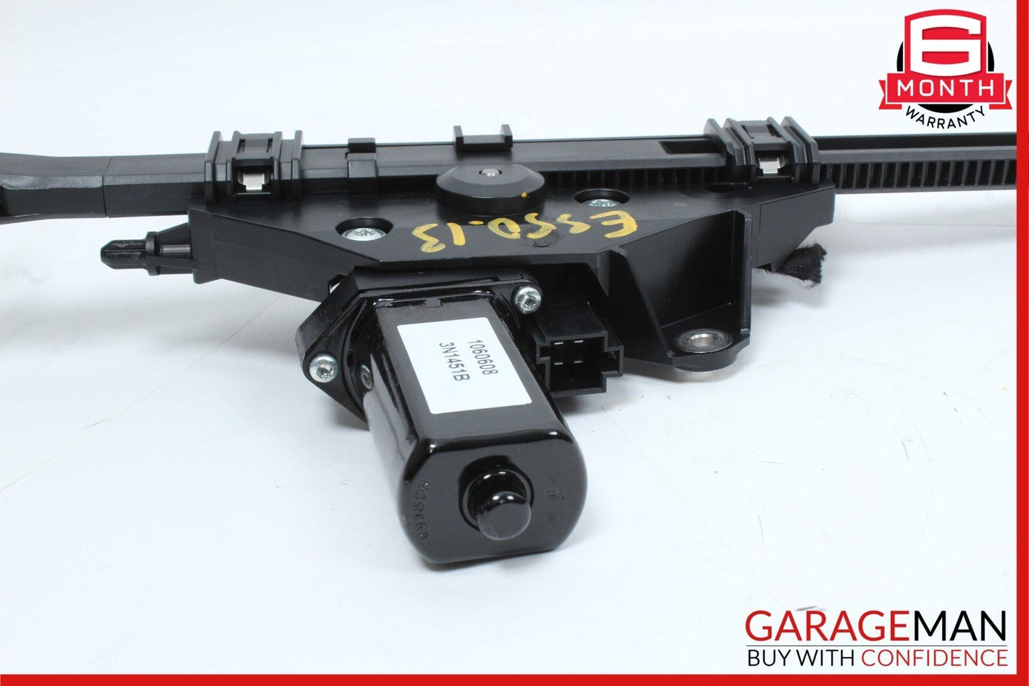 10-16 Mercedes W207 E350 E550 Front Right Seat Belt Feeder Retractor Assembly