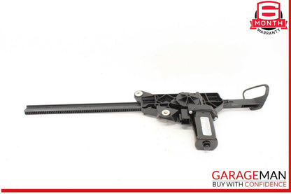 10-17 Mercedes W207 E400 E550 Front Right Side Seat Belt Feeder Retractor OEM