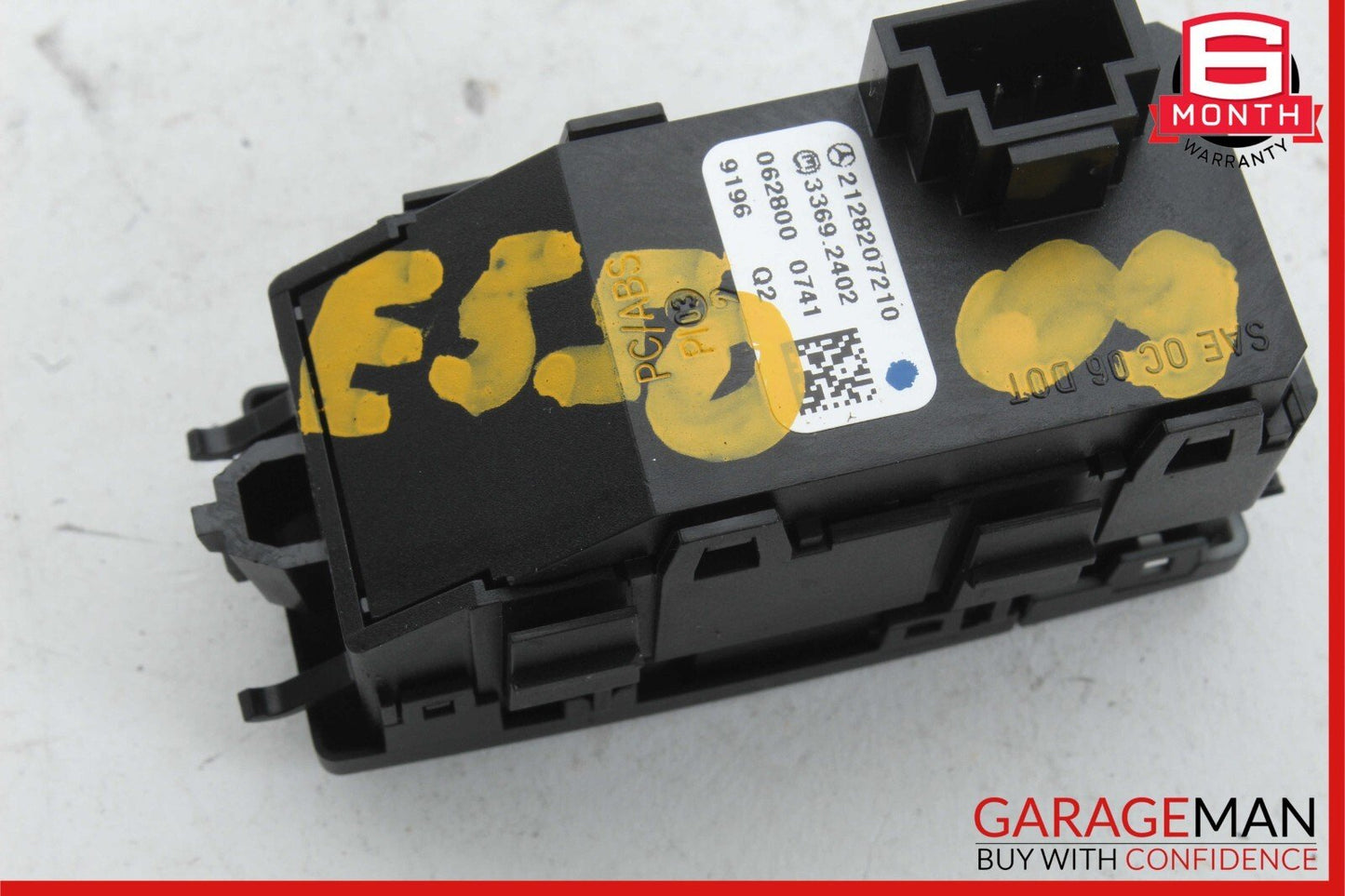 10-13 Mercedes W212 E350 E550 Hazard Warning Light Switch Button 2128207210 OEM