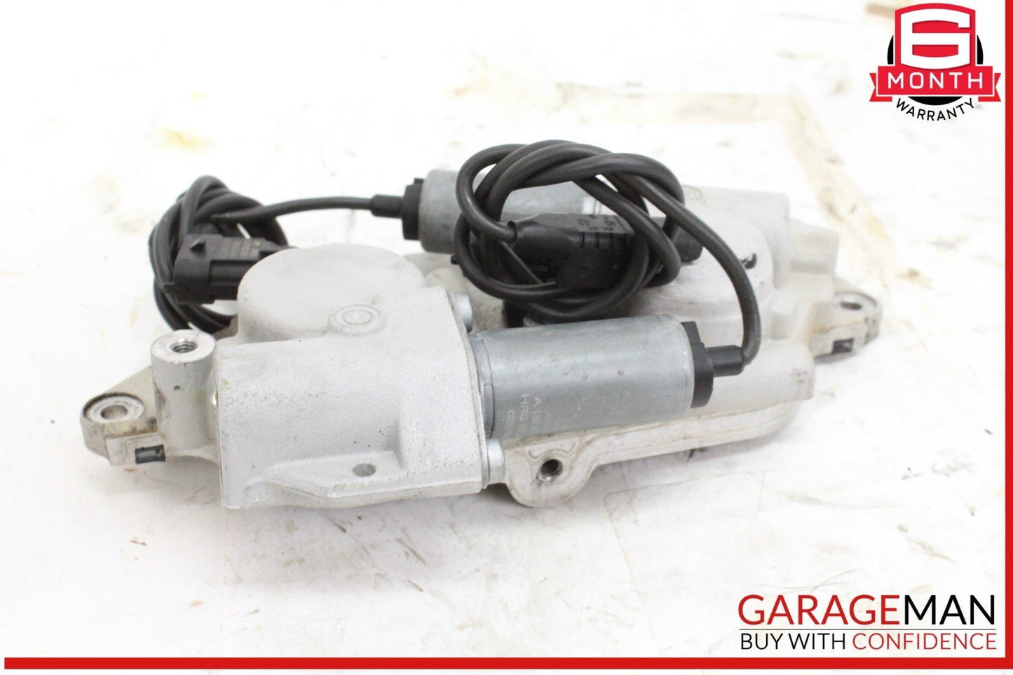 07-15 Mercedes W219 CLS63 AMG Left Side Camshaft Adjuster Cover w/ Valve OEM