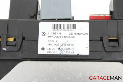 07-13 Mercedes W221 S550 CL550 Rear Trunk Fuse Box Relay Block 2215402550 OEM